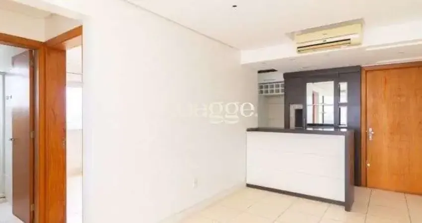 Apartamento de 2 dormitórios, na zona sul de porto alegre, semi-mobiliado, churrasqueira e box escriturado.