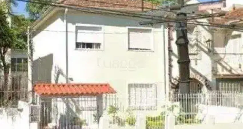 Casa residencial - 03 quartos - 02 banheiros para alugar no bairro menino deus