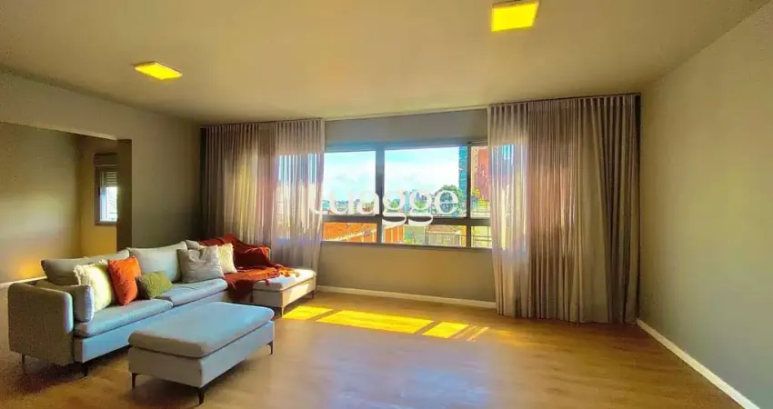 Apartamento para alugar em Petrópolis com 2 quartos, 2 vagas e ótima localização