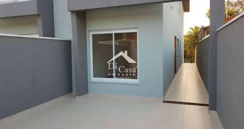 Casa nova, localização espetacular, ao lado da Lucas, acabamento de 1a. linha, espaço para piscina., melhor relação custo x benefício.