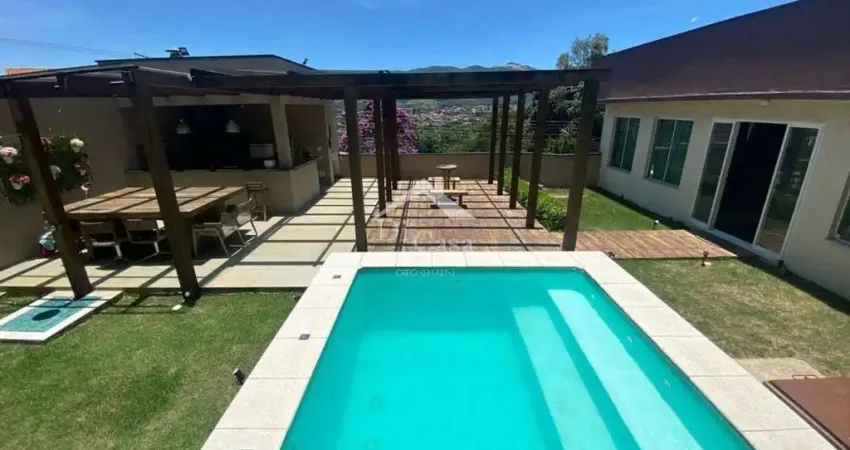 Casa linda com 3 suítes 6 vagas - lazer com piscina - espaço gourmet - próximo ao Souza Bueno