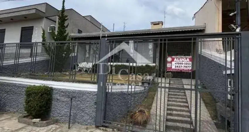 Linda casa, toda térrea, com ótima localização na vila rica em atibaia, 150m²