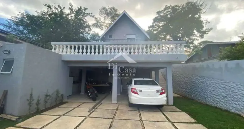 Casa com ampla área livre, jardim paulista, 4 dormitórios e 7 vagas, piscina, vista linda.