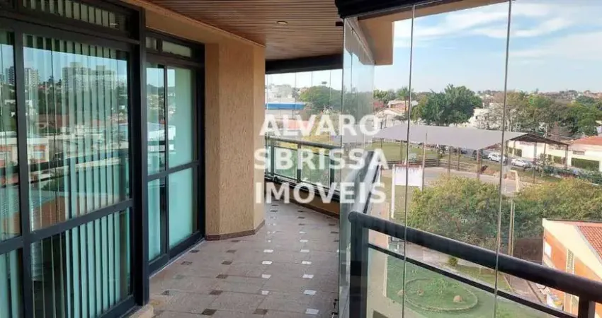 Apartamento com 4 vagas, 4 dormitórios sendo 2 suítes, todos com armários, portas balcões, venezianas automáticas e lindas vistas. 287m2.  1 por andar