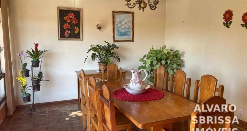 Casa estilo sobrado com 3 dormitórios cozinha e ampla sala a venda na região central de Itu SP