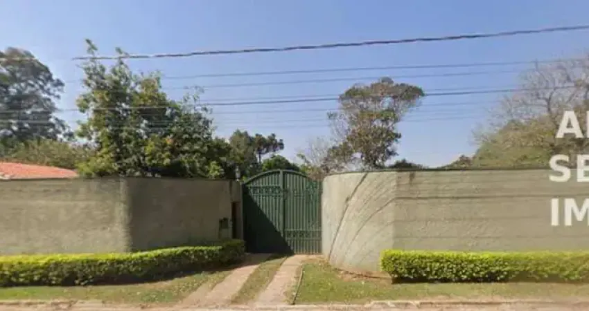 Chácara à venda com 10.000 m2  casa sede, casa de caseiro e piscina em Itu SP