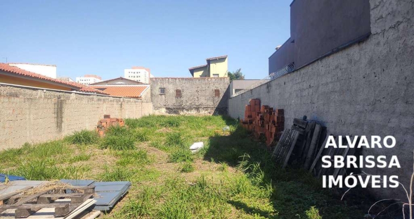 Terreno de 400 m², bem localizado e com ótima topografia. Bairro estritamente residencial. Estuda permuta