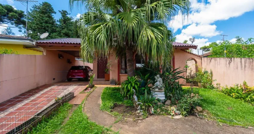 CASA TERREA / LOCALIZAÇÃO TOP / AMPLO QUINTAL /  (ZR2 794 m2) SANTA FELICIDADE