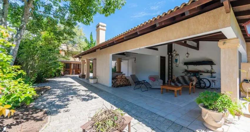 Casa COMERCIAL OU RESIDENCIAL Aconchegante Com Arquitetura Atemporal