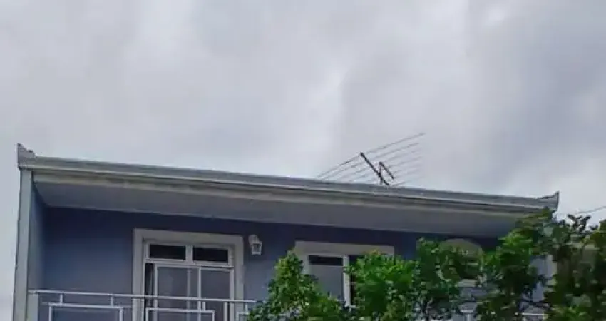 Casa à venda na Rua Antonio Tossim, 53, Fazendinha, Curitiba