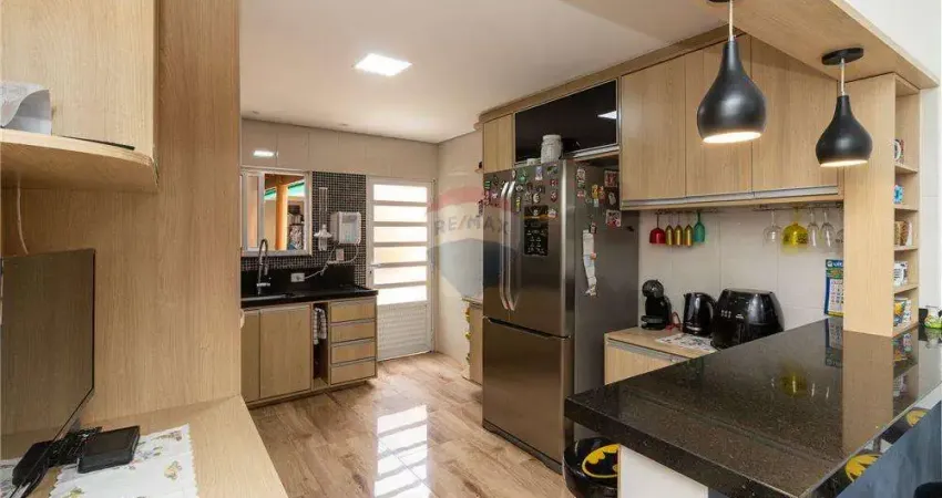Casa Charmosa e Acolhedora no Jardim Pirituba, com Área Gourmet Completa e Suíte com Varanda Privativa