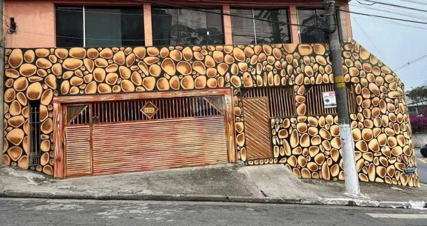 Amplo sobrado de esquina – localização privilegiada no cantídio sampaio