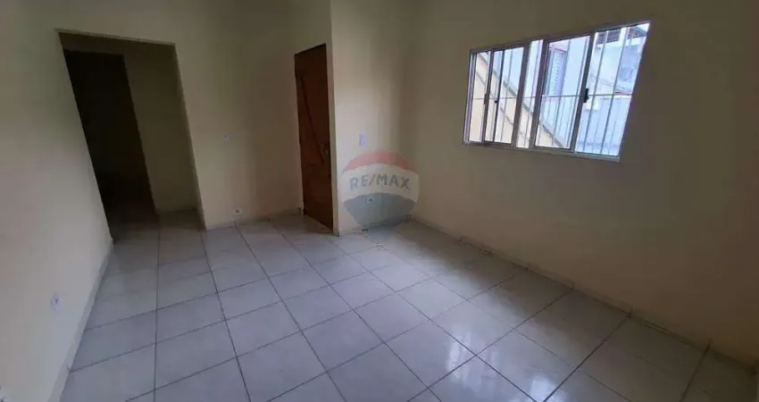 Casa para locação com 2 dormitórios, 2 banheiros e quintal por R$1.500,00 - Vila Guedes - SP