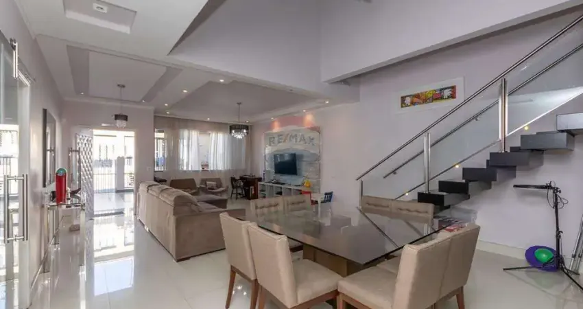 'Luxuoso Sobrado no Limão, com 3 suítes, hidro, closet e piscina!