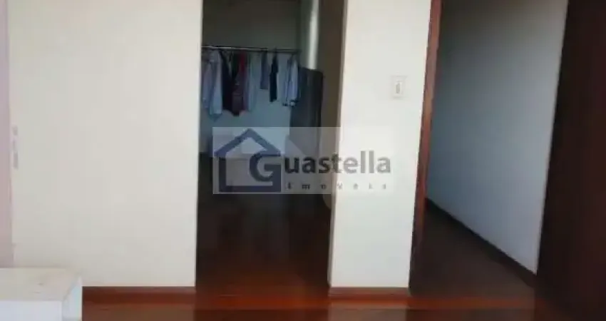 Casa Sobrado em Parque Selecta - São Bernardo do Campo com 248M², 3 Dormitórios, 1 Suíte, 3 Banheiros. A venda por R$634.000. Confira agora!