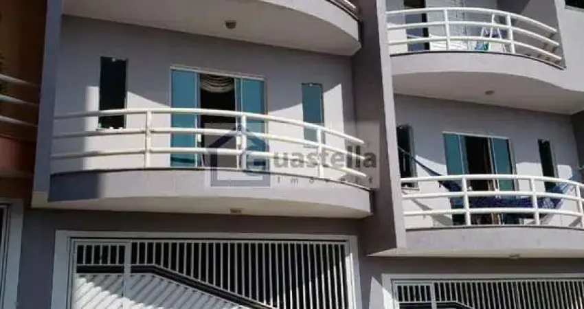 Sobrado de 180m² em Baeta Neves, São Bernardo do Campo - 3 dormitórios, 1 suíte, 3 banheiros - por R$730.000