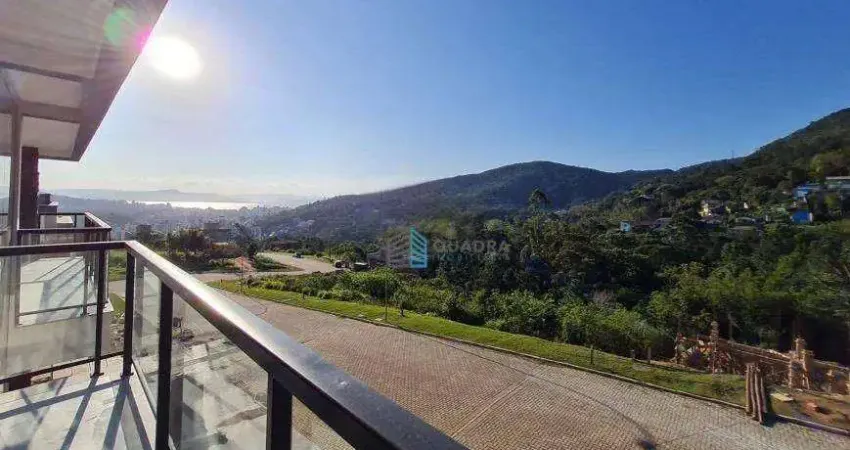 Casa à Venda com Vista para o Mar no bairro Itacorubi, Florianópolis !!