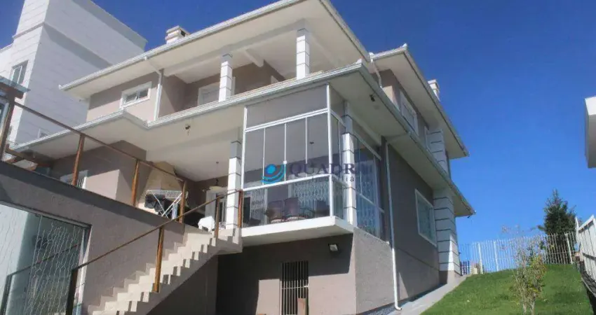 Casa em condomínio fechado, ccomm piscina aquecida e salão de festas