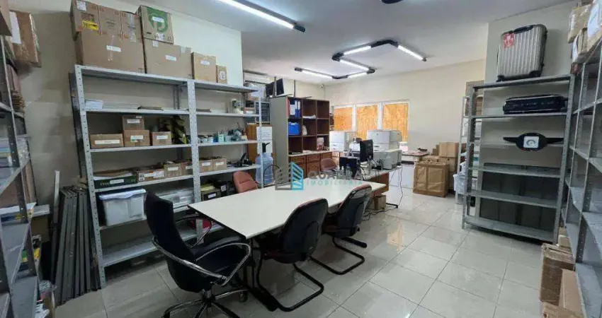 Sala no tradicional centro executivo ernesto pausewang com vaga de garagem