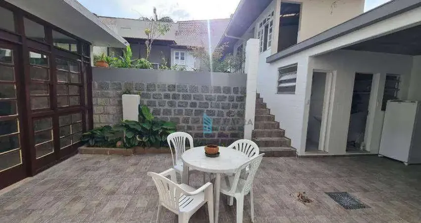 Casa à Venda Muito Bem Localizada no Bairro Trindade, Florinanópolis !!