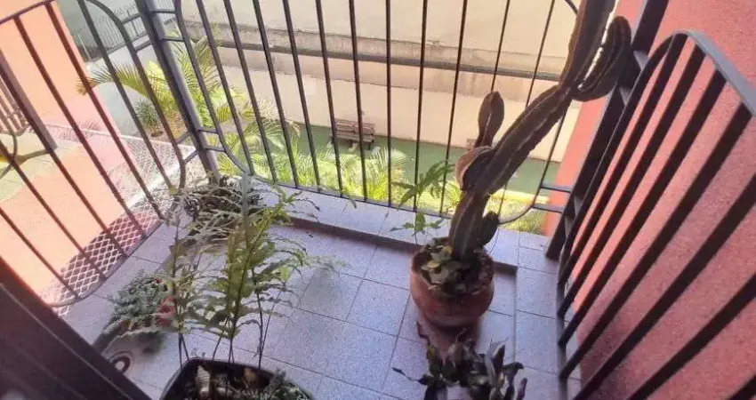 Apartamento à venda no Edifício Suzana no bairro da Saúde em São Paulo - SP