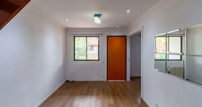 Casa sobrado À venda no Condomínio Vila Nova de Gaia A e B no Jardim Santa Efigênia - SP