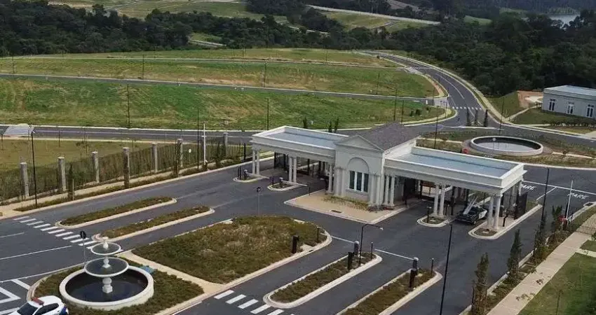 Terreno à venda no Condominio Villa dos Pinheiros em Indaiatuba - SP.