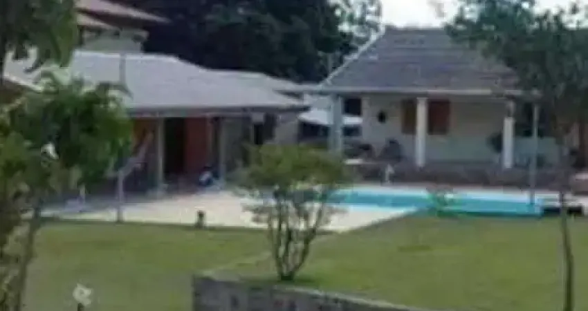 Chácara para venda possui 300 metros quadrados com 3 quartos em Village Campinas - Campinas - SP.