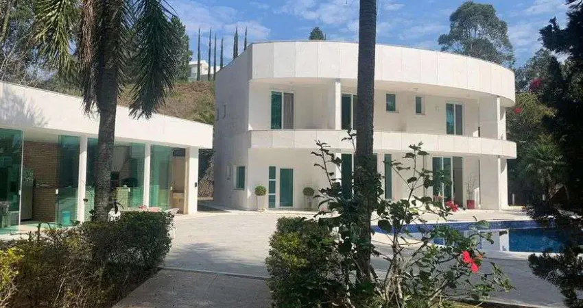 Casa de Condomínio de alto padrão para venda com 500 metros quadrados em Arujá - SP.