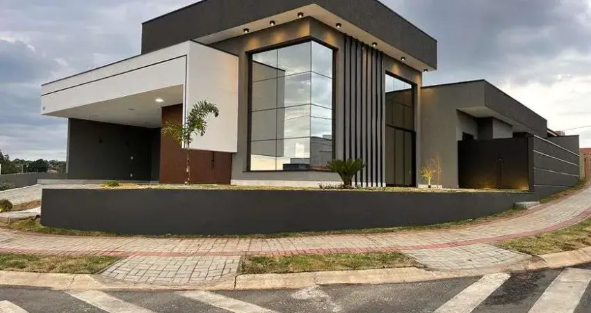 Casa á venda no Condomínio Laguna em Indaiatuba - São Paulo.