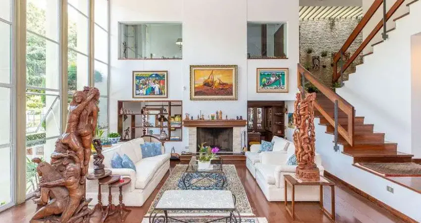 Casa de Alto Padrão à Venda no Bairro Jardim Marajoara, São Paulo - SP