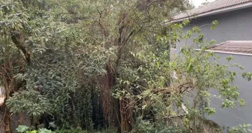 Terreno à venda no Condomínio Residencial Tarumã em Santana de Parnaíba - SP