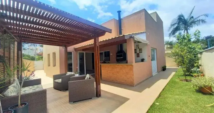Casa à venda no Condomínio Valville 1 em Alphaville, Santana de Parnaíba - SP.