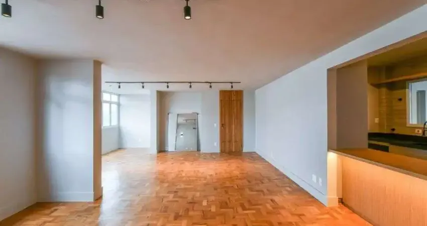 Apartamento alto padrão à venda no Condomínio Edificio Embassy no Jardim Paulista em São Paulo - SP