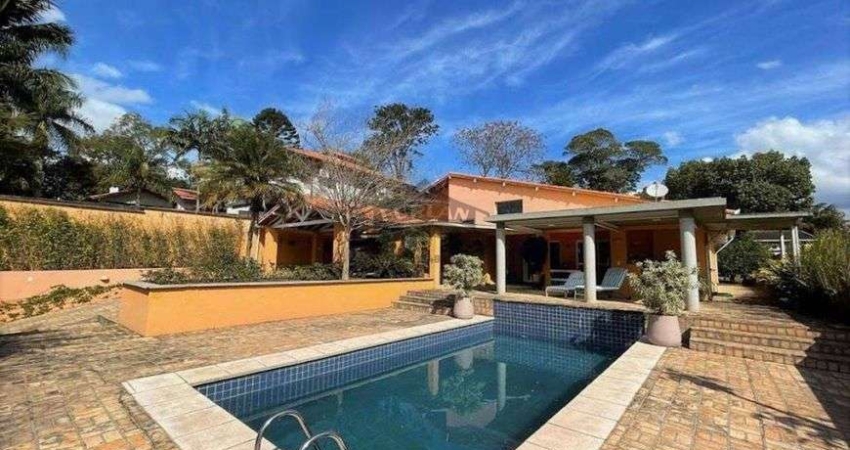 Casa alto padrão à venda no Condomínio Villa Vianna na Vila Santo Antônio em Cotia - SP,