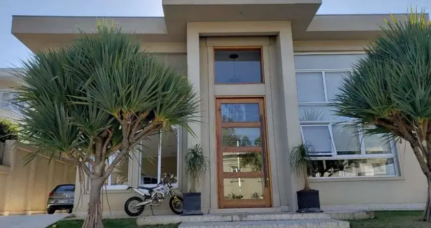 Casa à venda no Condomínio Tamboré 2 em Santana de Parnaíba - SP.
