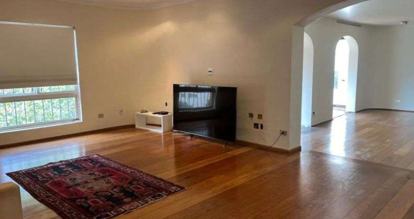 Apartamento alto padrão à venda no Edifício Malta em Itaim Bibi em São Paulo - SP