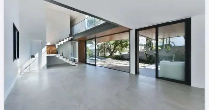 Casa sobrado alto padrão à venda no Condomínio Residencial Tamboré 10 em Santana de Parnaíba - SP