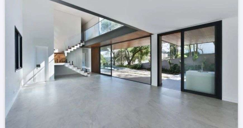Casa sobrado alto padrão à venda no Condomínio Residencial Tamboré 10 em Santana de Parnaíba - SP