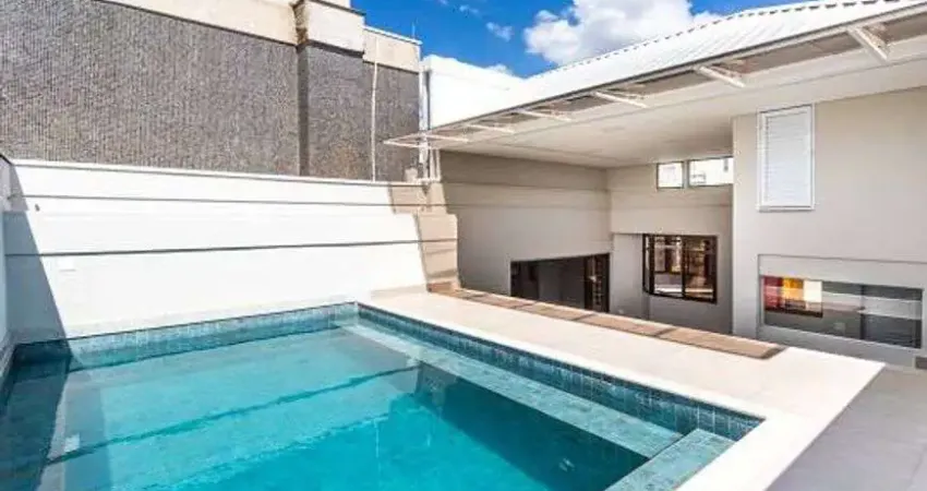 Cobertura duplex à venda no Condomínio Edifício Saint Germain no Centro em Campinas - SP.