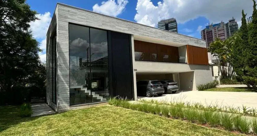 Sobrado à Venda no Condomínio Residencial Alphaville 2 em Barueri - SP