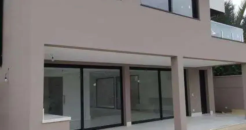 Casa à venda no Condomínio Tamboré 2 no bairro do Alphaville em Barueri - SP