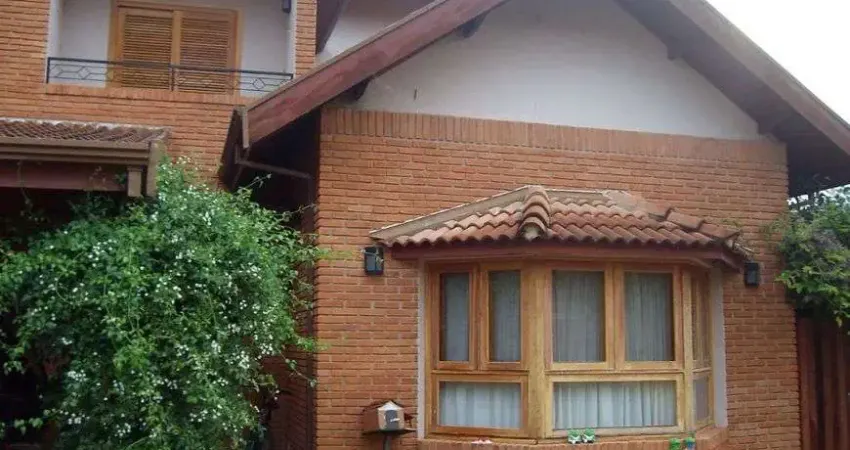 Casa de condomínio para venda com 330 metros quadrados com 4 quartos