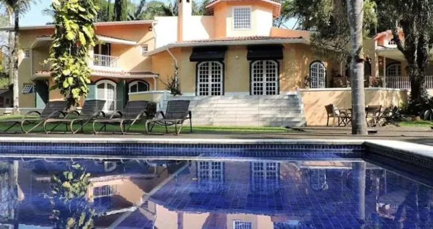 Casa alto padrão para venda no Condomínio Parque Silvino Pereira em Cotia - SP.