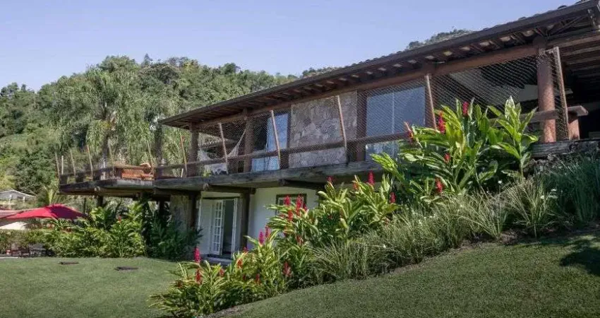 Casa de alto padrão à venda no Condomínio PortoGalo em Angra dos Reis - RJ.