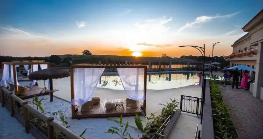 Casa de Condomínio Térrea à Venda no Residencial Santorini no Parque Brasil em Paulínia - SP