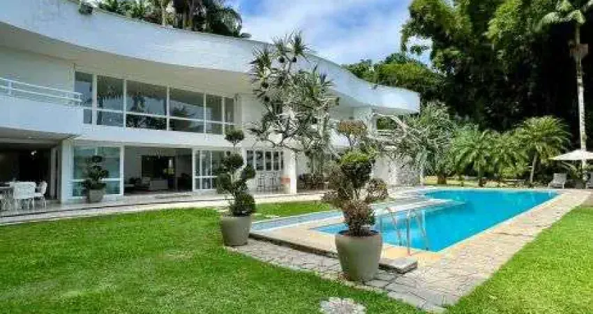 Mansão com praia privativa à venda em VIla Velha em Angra do Reis - RJ