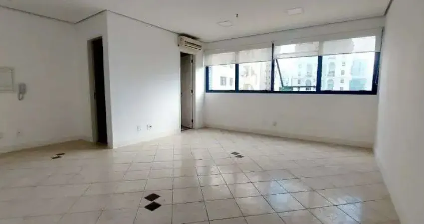 Sala Comercial à venda no Campo Belo em São Paulo - SP