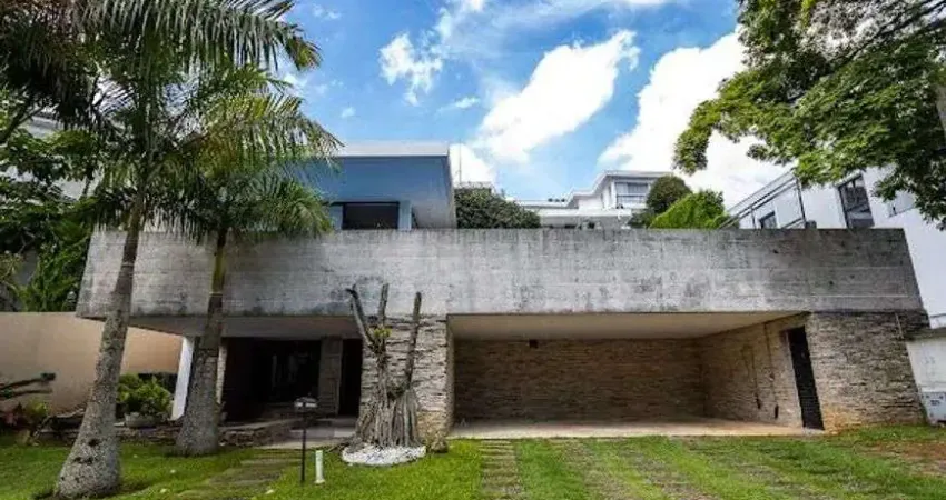Sobrado à venda e para locação no Alphaville Residencial 8 em Alphaville em Santana de Parnaíba - SP
