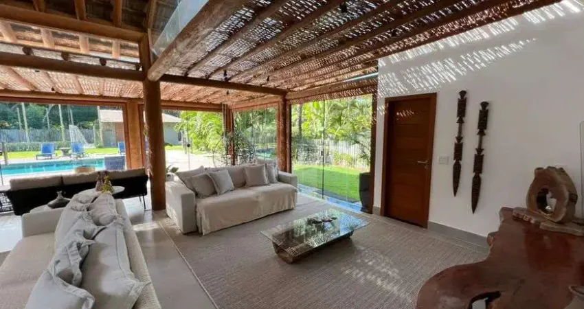 Casa de alto padrão à venda no Condomínio Altos de Trancoso em Trancoso, Bahia.